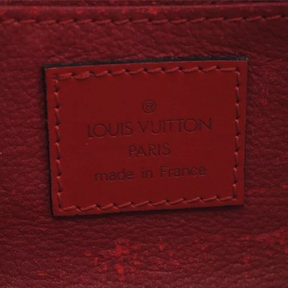 LOUIS VUITTON Epi Dauphine Pouch - Picture 9 of 11
